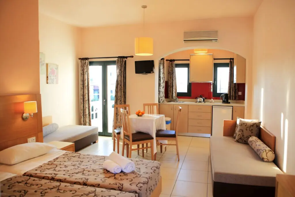 Hotel Of 700 M² In Crete