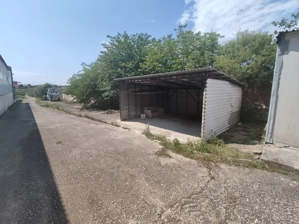 Building Of 900 M² In The Suburbs Of Thessaloniki