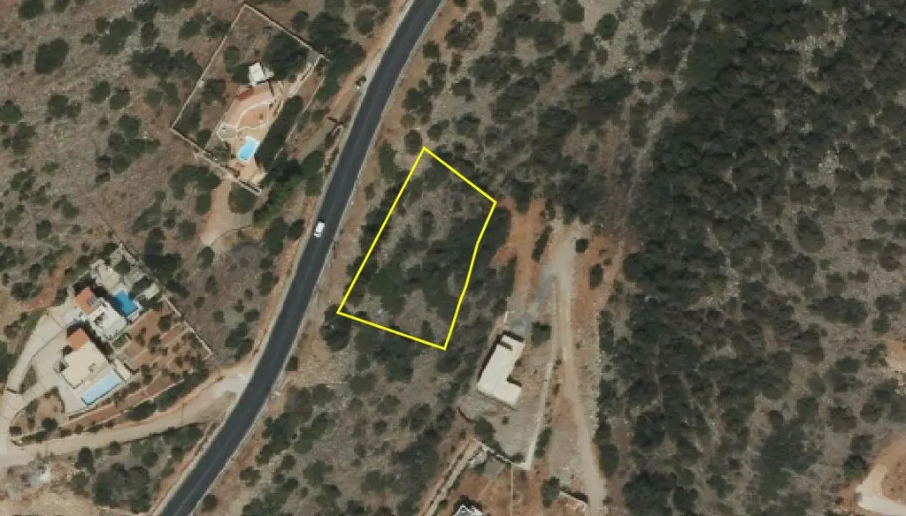 Land Of 1630 M² In Crete