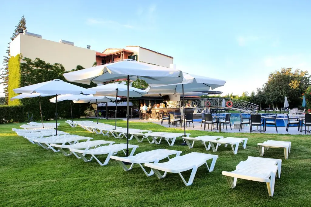 Hotel Of 700 M² In Crete