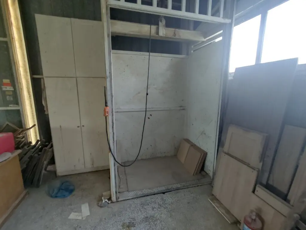 Building Of 900 M² In The Suburbs Of Thessaloniki