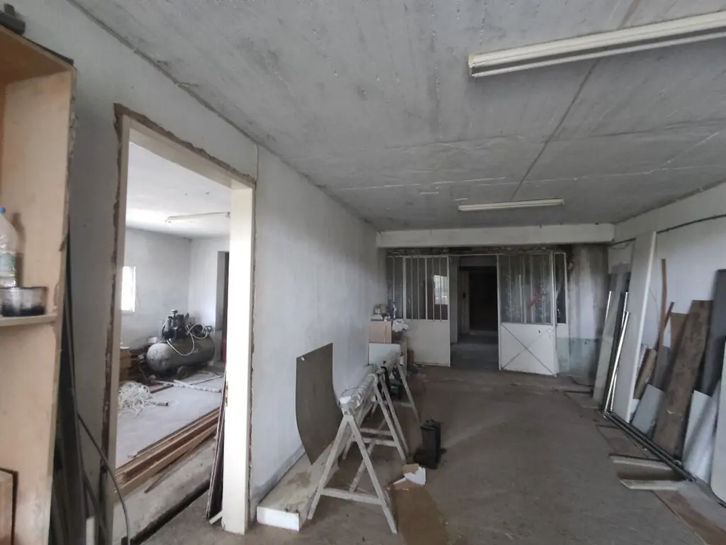 Building Of 900 M² In The Suburbs Of Thessaloniki