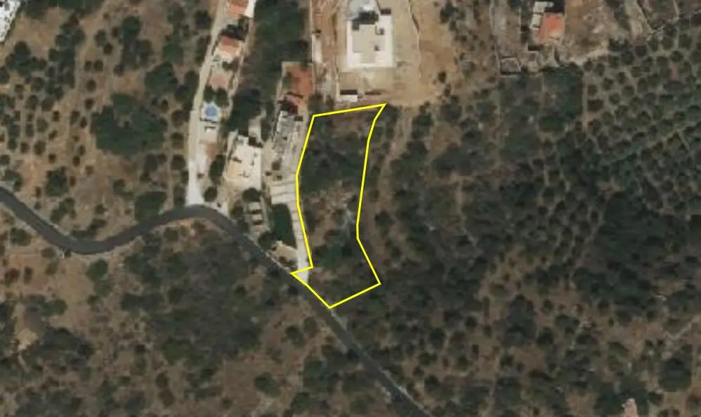 Land Of 1658 M² In Crete