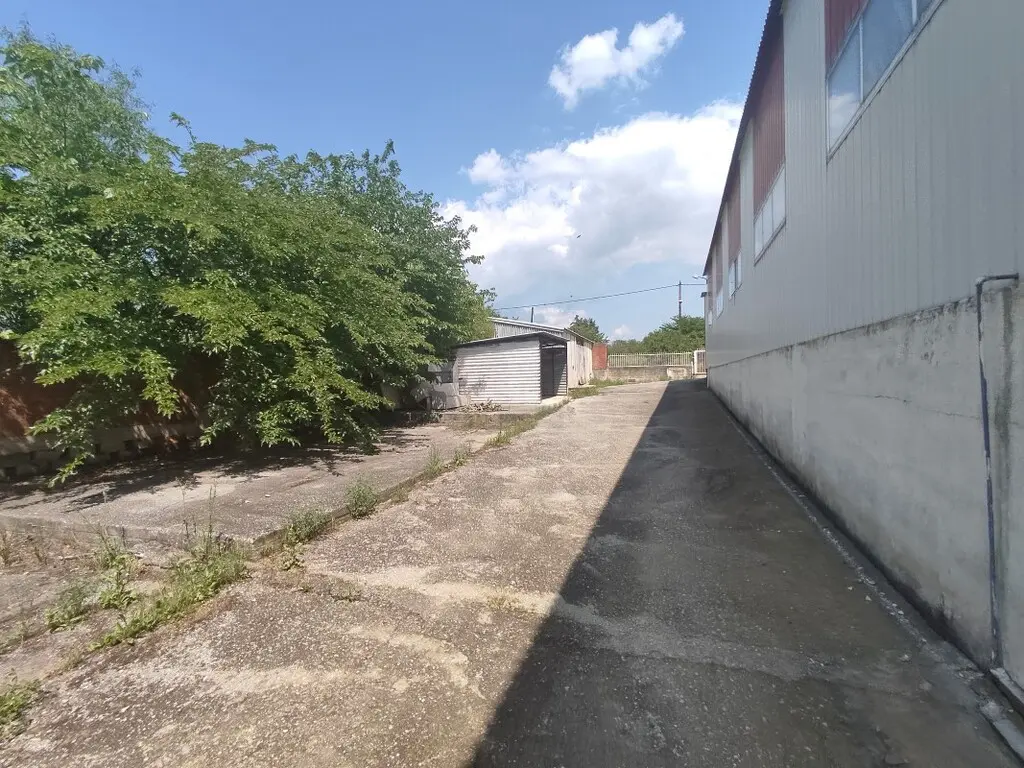 Building Of 900 M² In The Suburbs Of Thessaloniki