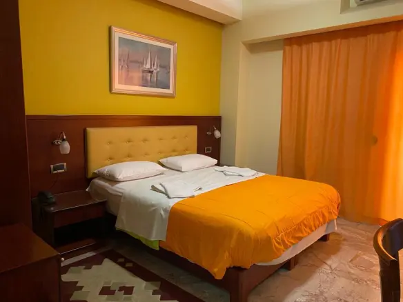 Hotel Of 570 M² In Crete