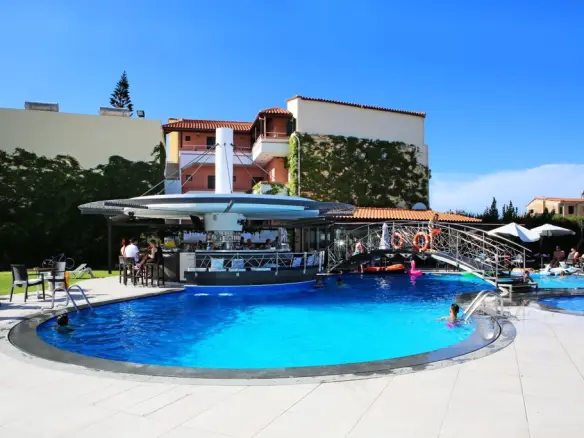 Hotel Of 700 M² In Crete