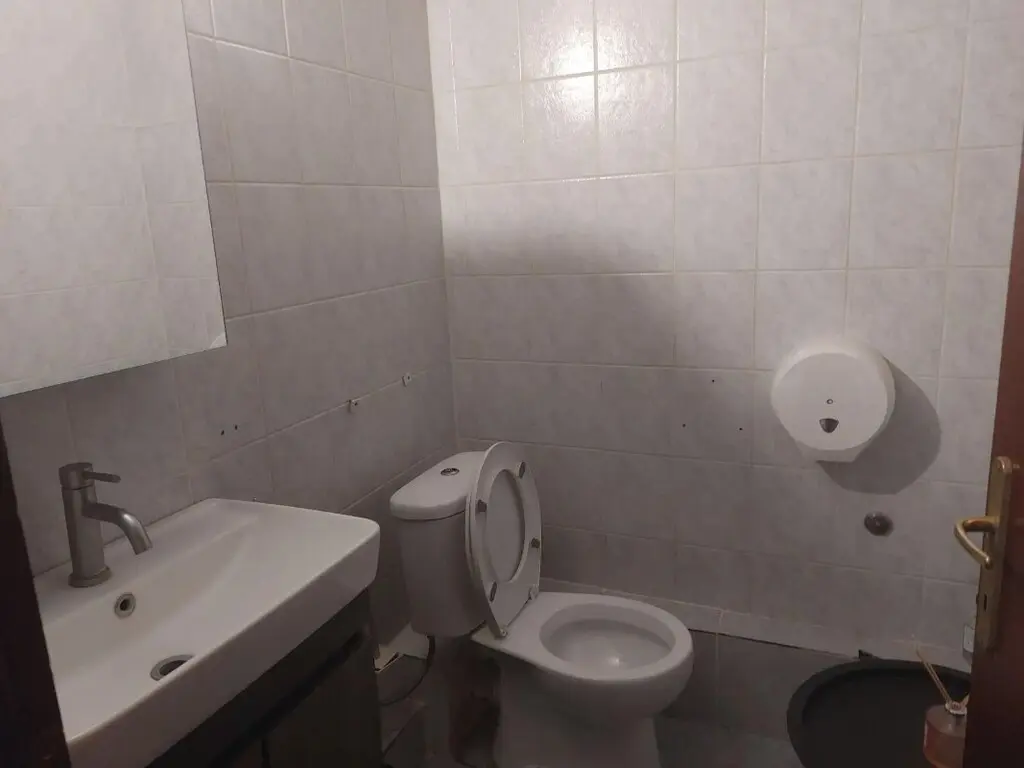 Commercial Property Of 137 M² In Thessaloniki