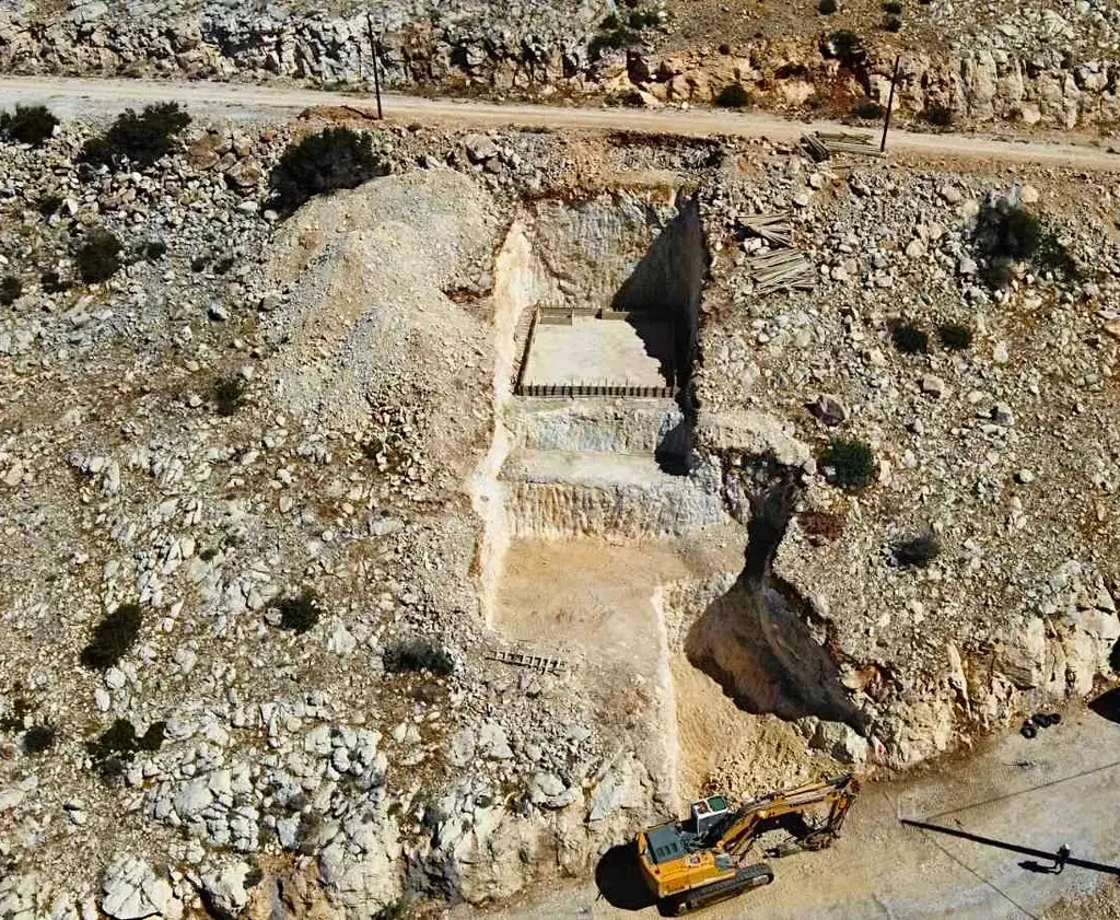 Land Of 658 M² In Athens