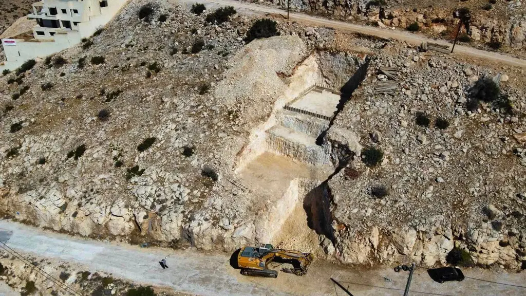 Land Of 658 M² In Athens