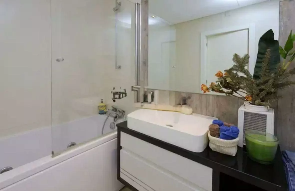 Premium 3-bedroom Apartment In Almada Portugal  10minutes From Lisbon 203 M² Of Elegance, Comfort, And Technology