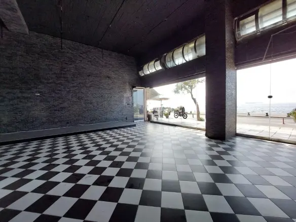 Commercial Property Of 405 M² In Thessaloniki