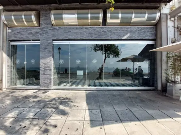 Commercial Property Of 405 M² In Thessaloniki