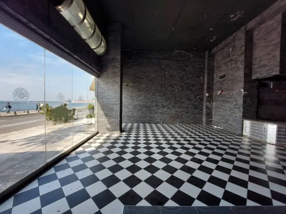 Commercial Property Of 405 M² In Thessaloniki