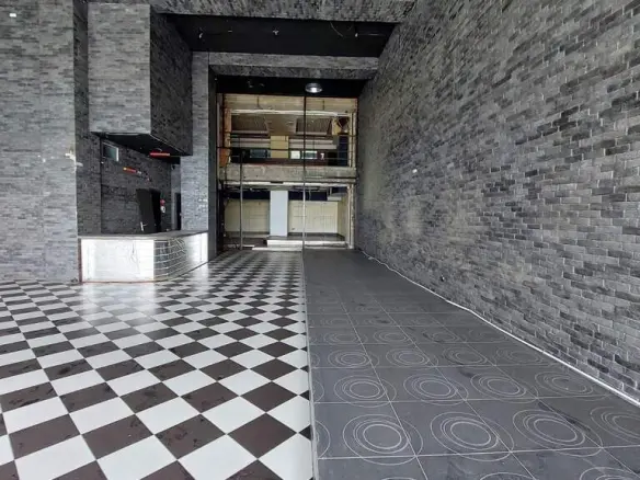 Commercial Property Of 405 M² In Thessaloniki