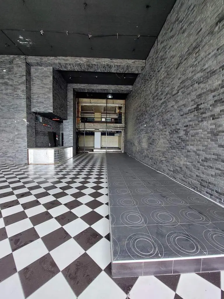 Commercial Property Of 405 M² In Thessaloniki