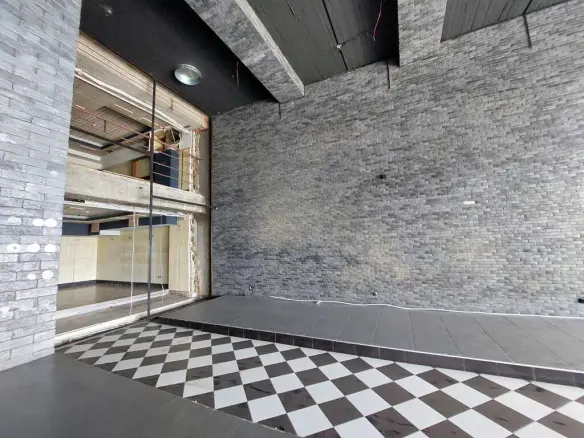 Commercial Property Of 405 M² In Thessaloniki