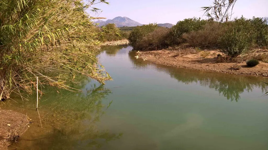 Land Of 826 M² In Crete