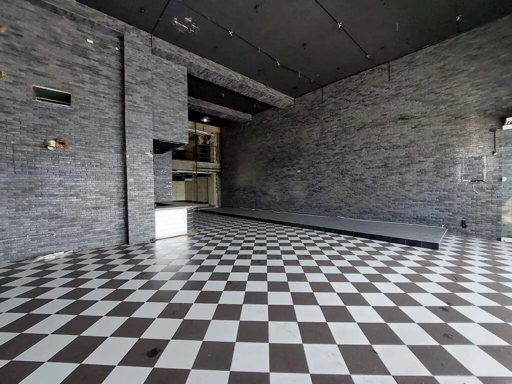 Commercial Property Of 405 M² In Thessaloniki