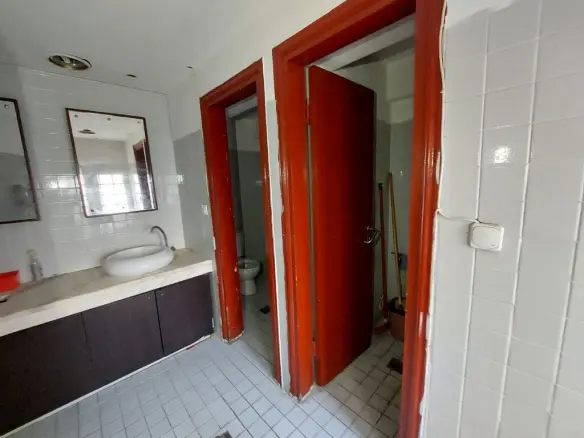 Commercial Property Of 405 M² In Thessaloniki