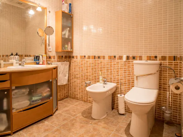 5-bedroom Townhouse In Pinoso, Spain (326 M²)