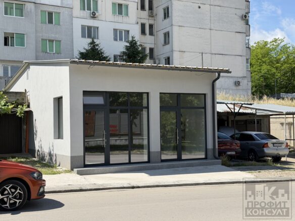 Shop Of X M² With Street Frontage In [location]