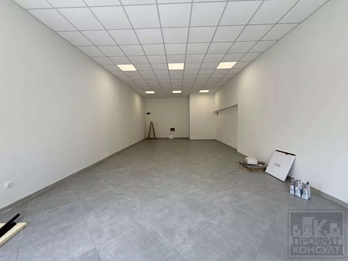 Shop Of 123 M² With Street Frontage In Downtown