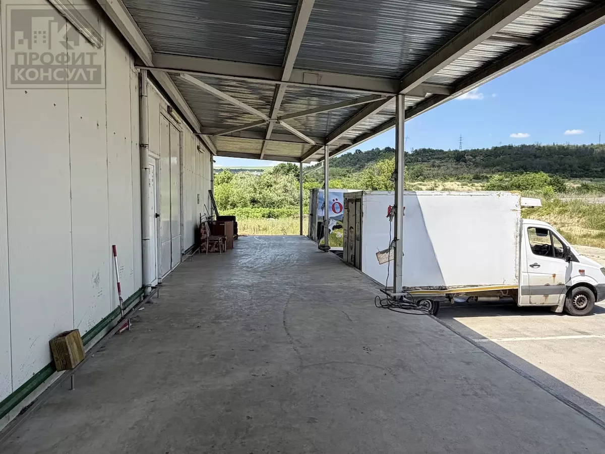 Refrigerated Storage Unit Of 1000 M² With Industrial Zoning In Veliko Tarnovo
