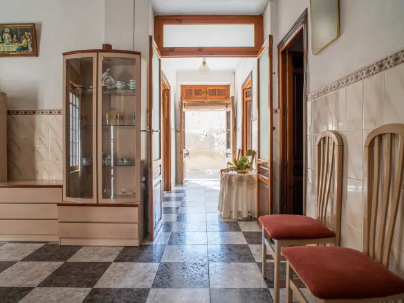 5-bedroom Townhouse In Pinoso, Spain (262 M²)