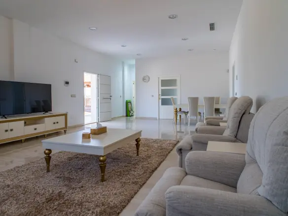 4-bedroom Detached Villa In Pinoso, Spain (209 M²)