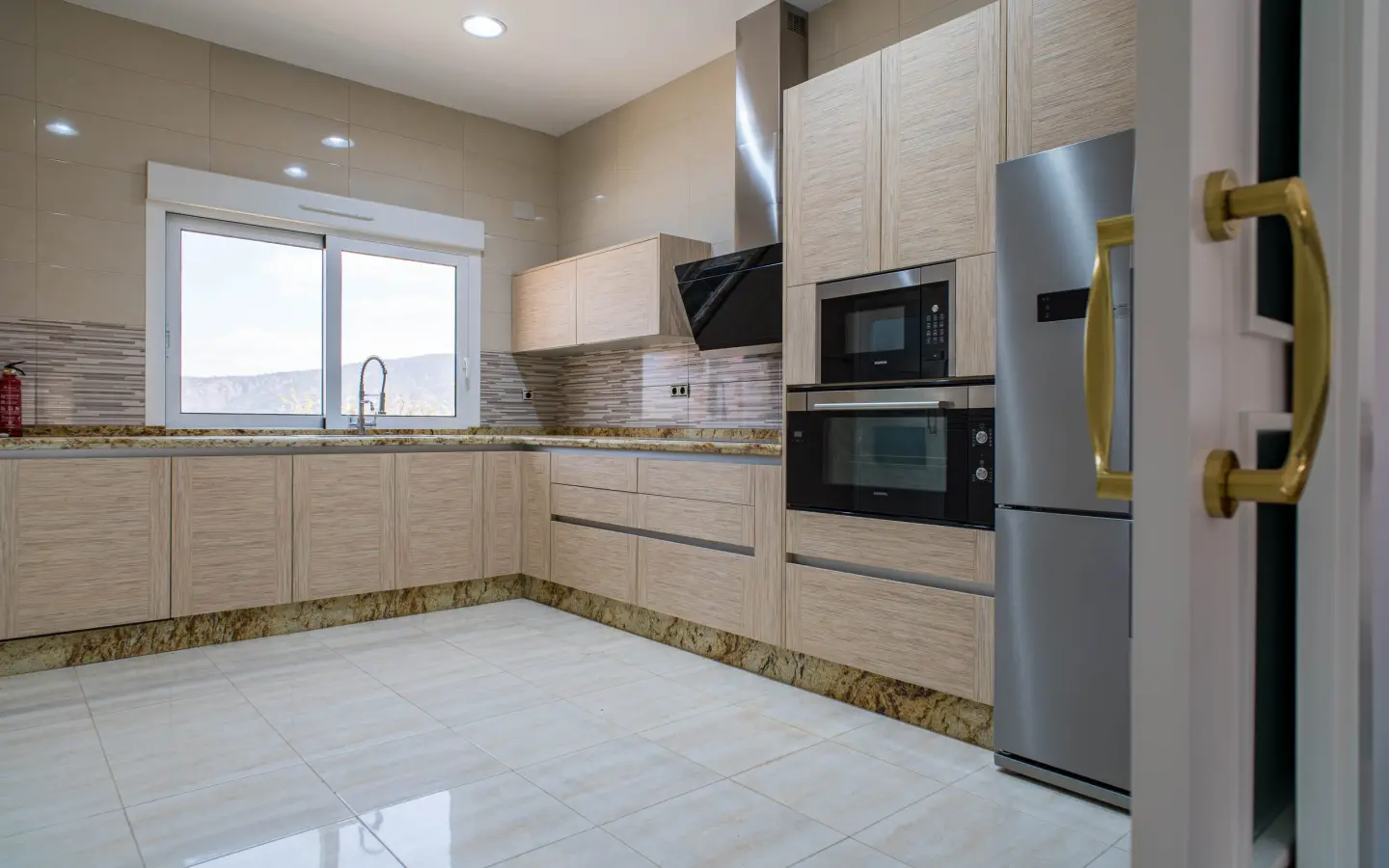 4-bedroom Detached Villa In Pinoso, Spain (209 M²)
