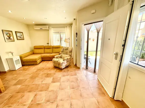 4-bedroom House In Pilar De La Horadada, Spain (155 M²)