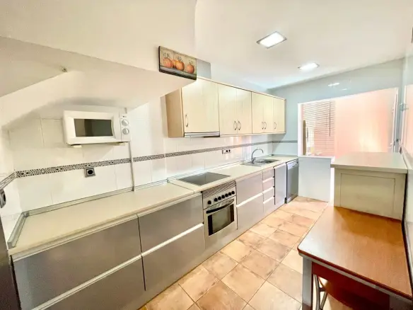 4-bedroom House In Pilar De La Horadada, Spain (155 M²)