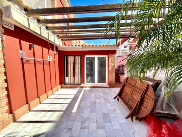 4-bedroom House In Pilar De La Horadada, Spain (155 M²)