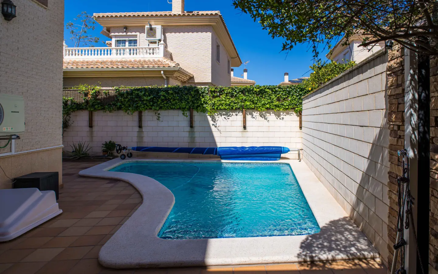 4-bedroom Detached Villa In Elda, Spain (258 M²)