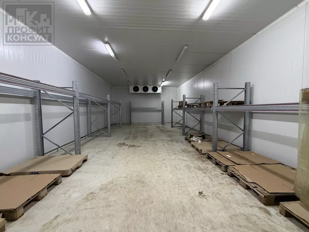 Refrigerated Storage Unit Of 1000 M² With Industrial Zoning In Veliko Tarnovo