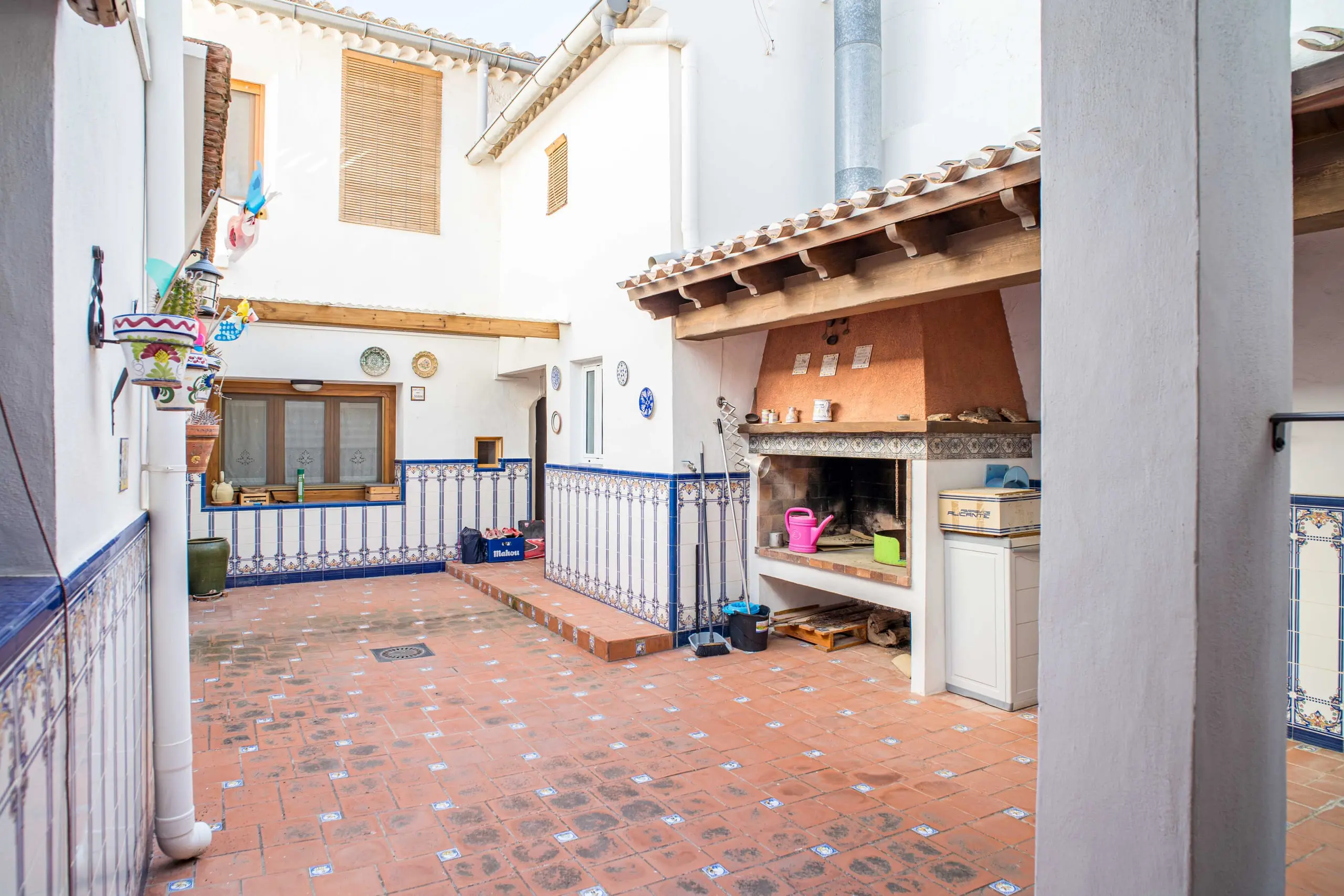 Townhouse Of 292 M² With Features In Pinoso, Spain