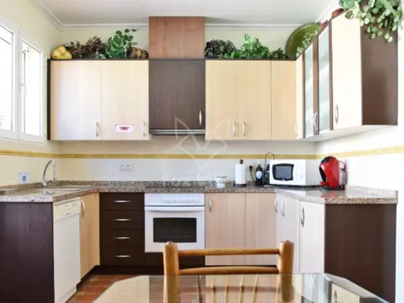 4-bedroom Country House In Jumilla, Spain (160 M²)