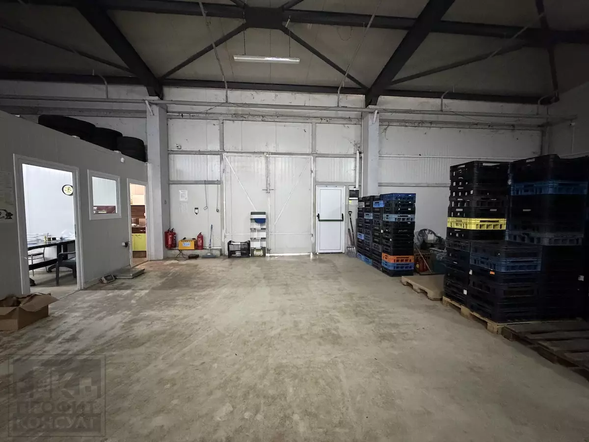 Refrigerated Storage Unit Of 1000 M² With Industrial Zoning In Veliko Tarnovo