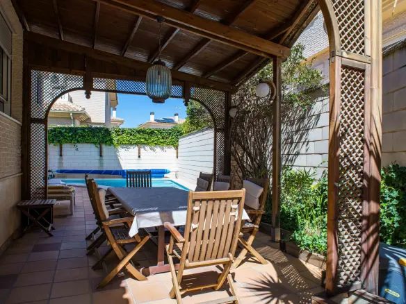 4-bedroom Detached Villa In Elda, Spain (258 M²)