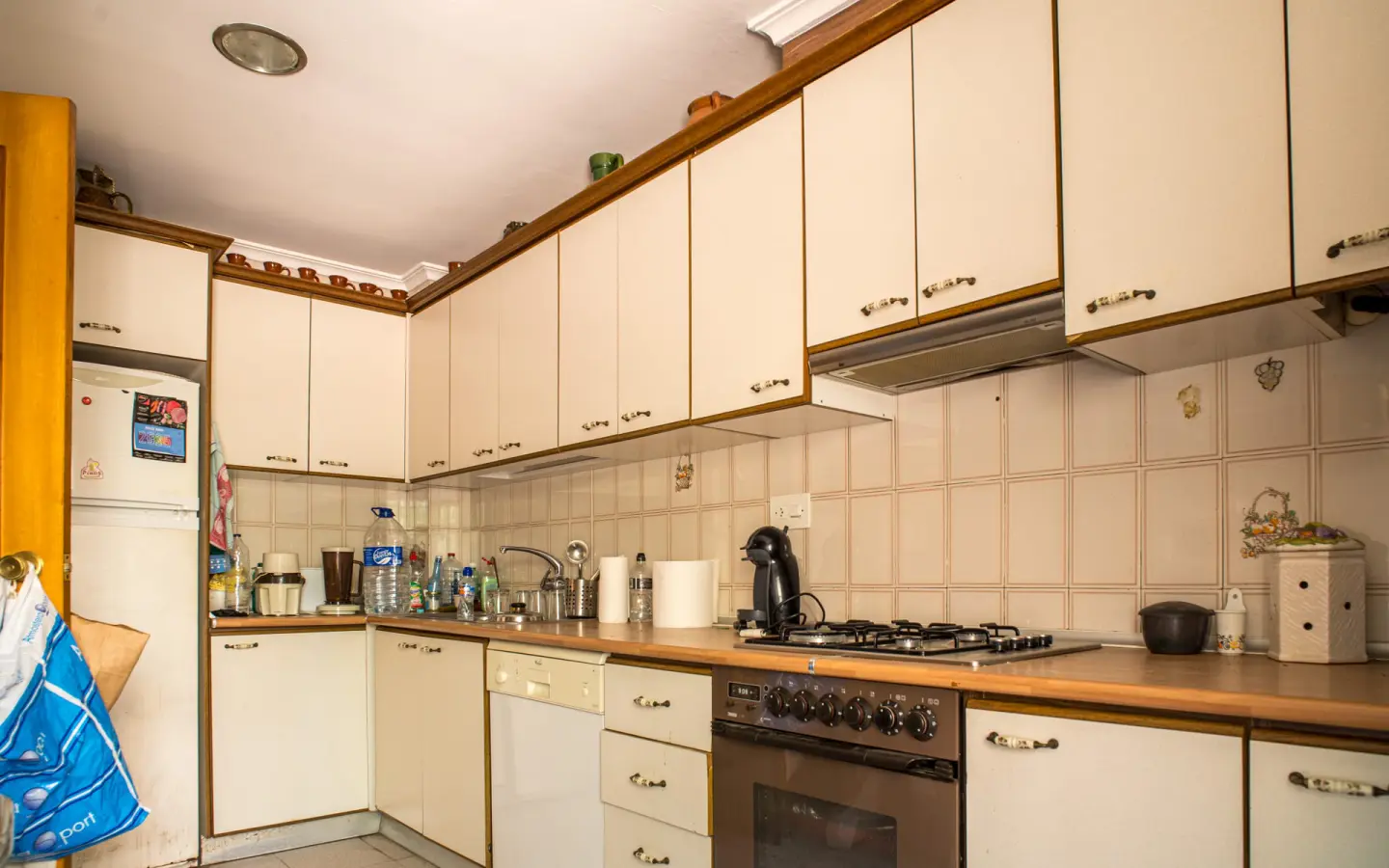 5-bedroom Townhouse In Pinoso, Spain (326 M²)