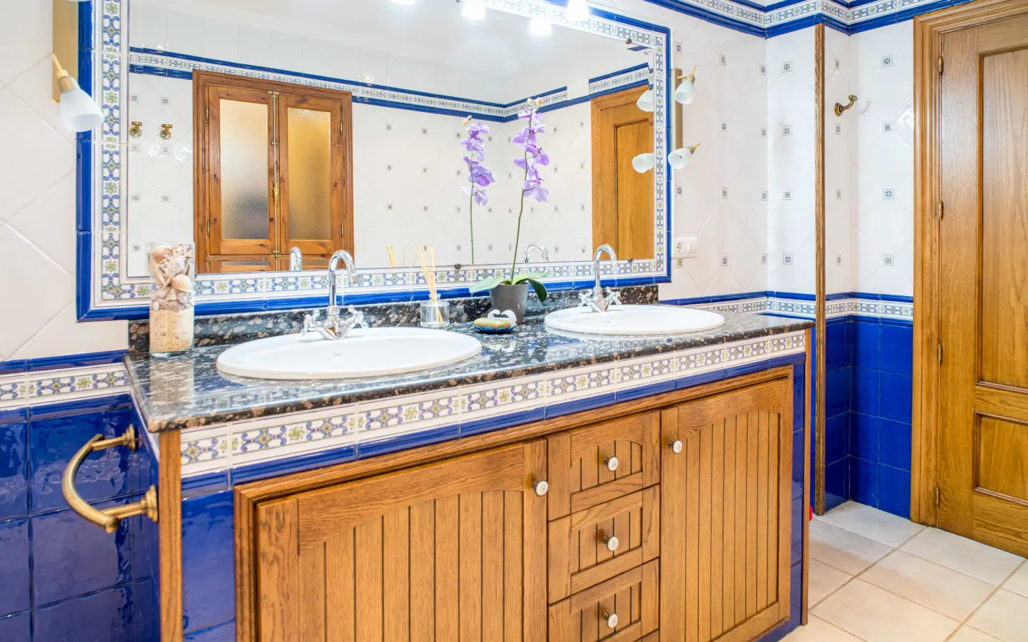 Townhouse Of 292 M² With Features In Pinoso, Spain