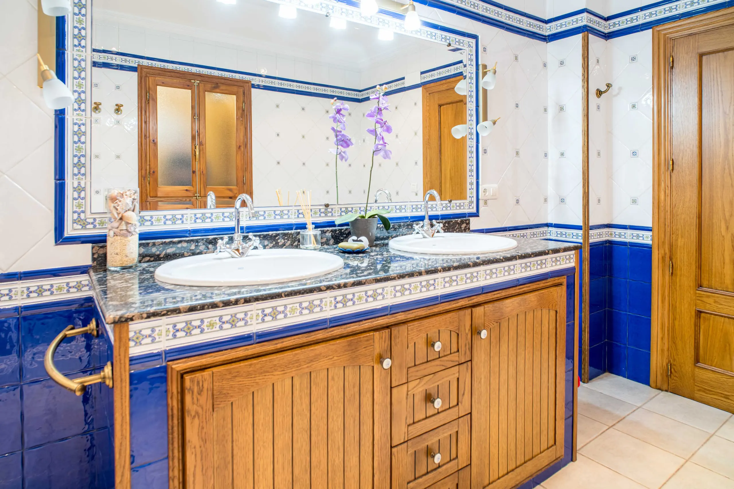 Townhouse Of 292 M² With Features In Pinoso, Spain