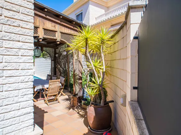 4-bedroom Detached Villa In Elda, Spain (258 M²)