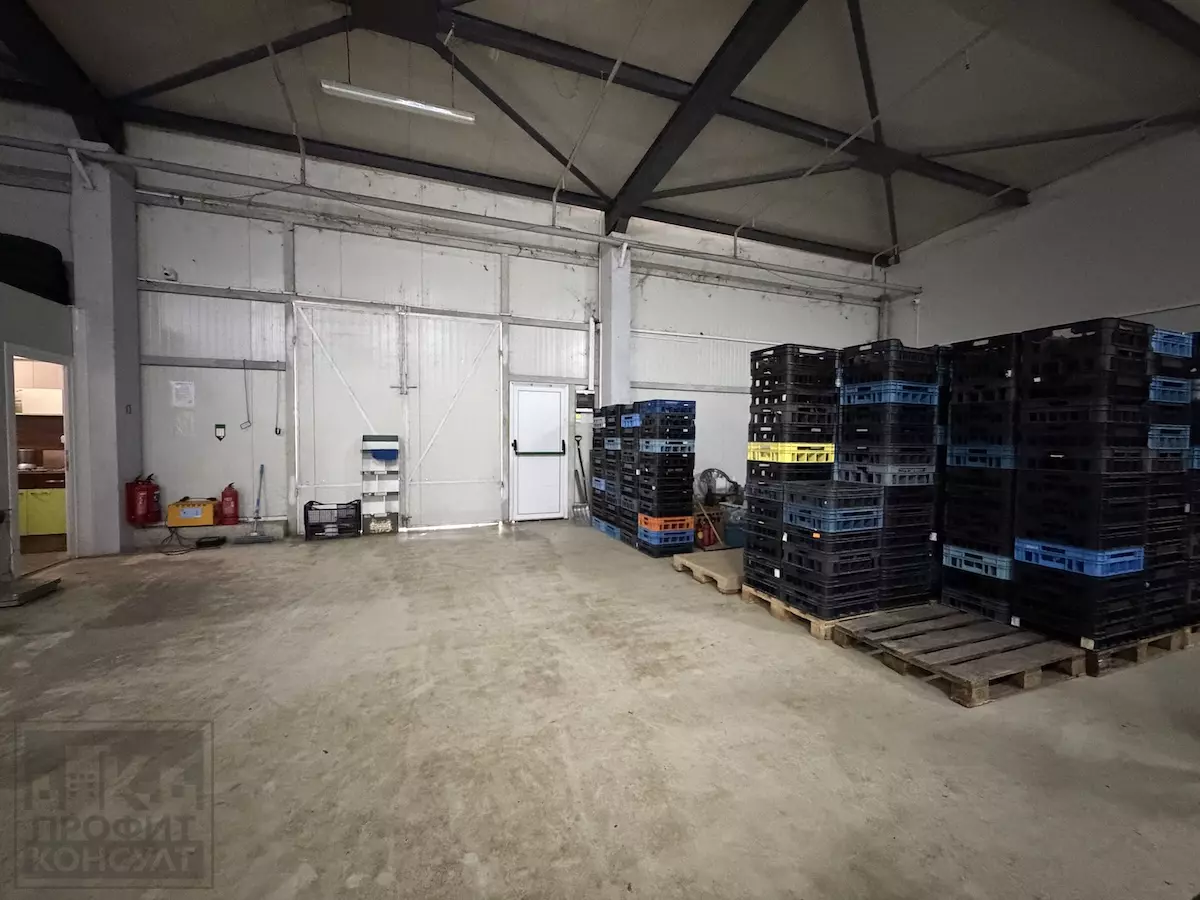 Refrigerated Storage Unit Of 1000 M² With Industrial Zoning In Veliko Tarnovo