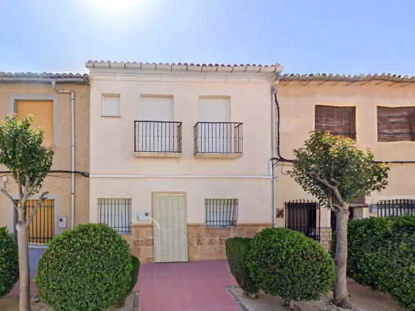 Townhouse Of 118 M² In Alguena, Spain