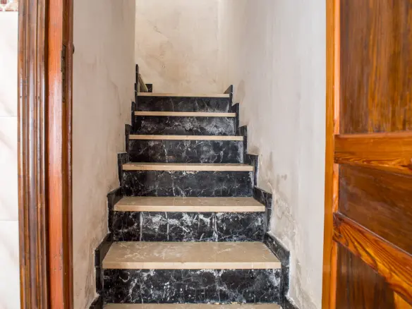 5-bedroom Townhouse In Pinoso, Spain (262 M²)