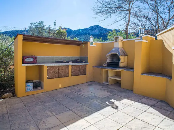 3-bedroom Detached Villa In La Zarza, Spain (222 M²)
