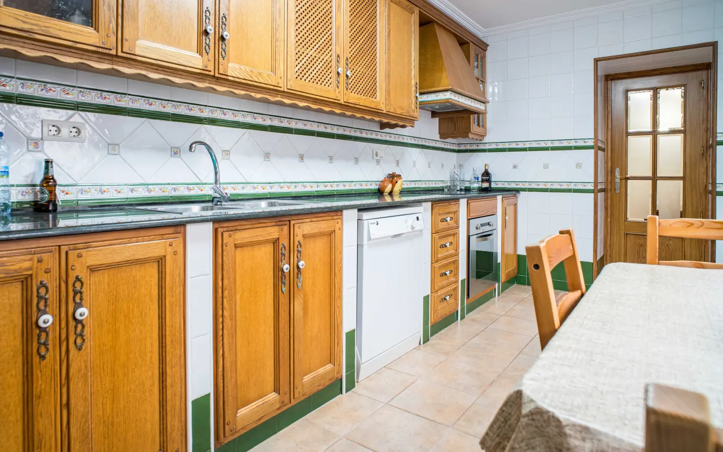Townhouse Of 292 M² With Features In Pinoso, Spain