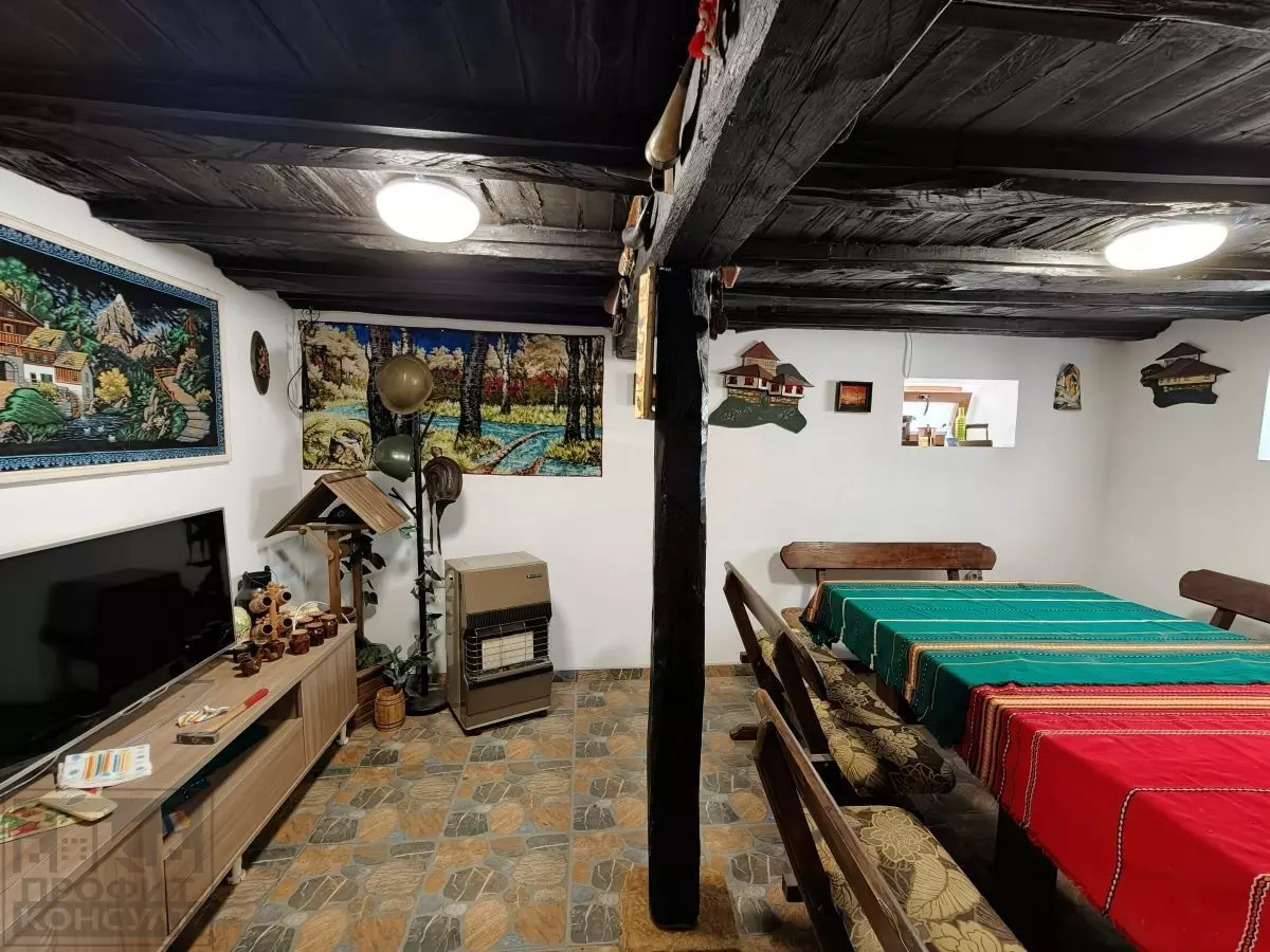 8 Three-storey House With Yard In The Elena Balkan