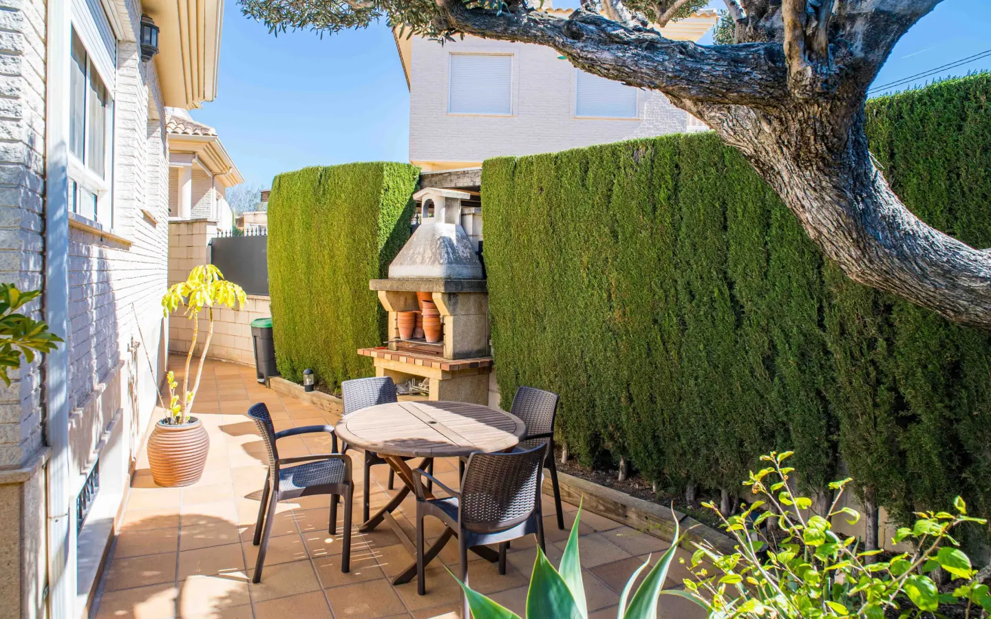 4-bedroom Detached Villa In Elda, Spain (258 M²)